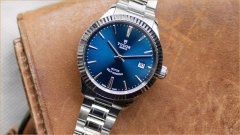 帝舵手表机芯划痕处理技巧盘点（保养与修复方法详解）