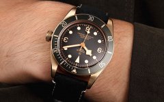 帝舵手表表带掉色解决方法